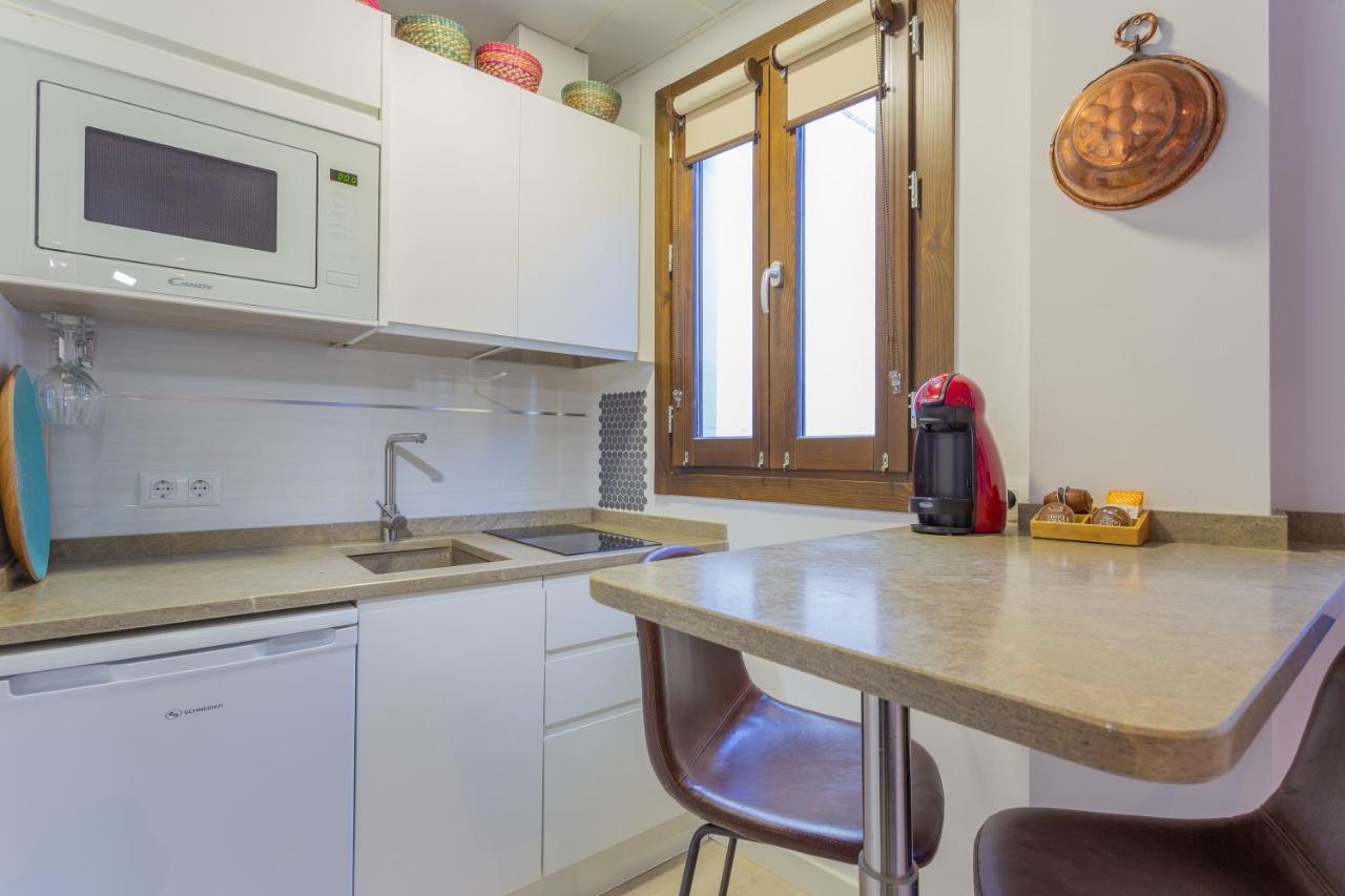 Apartamento Estudio Real Suites กรานาดา ภายนอก รูปภาพ